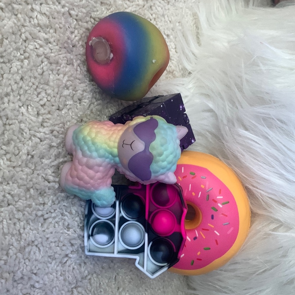 5 pack of fidgets!
